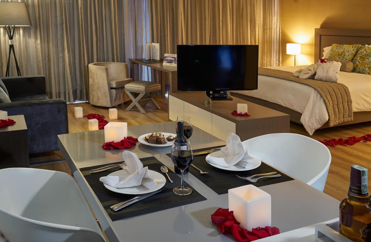 Hotel 100 Luxury Suites By Preferred Bogota Buitenkant foto A suite at the hotel