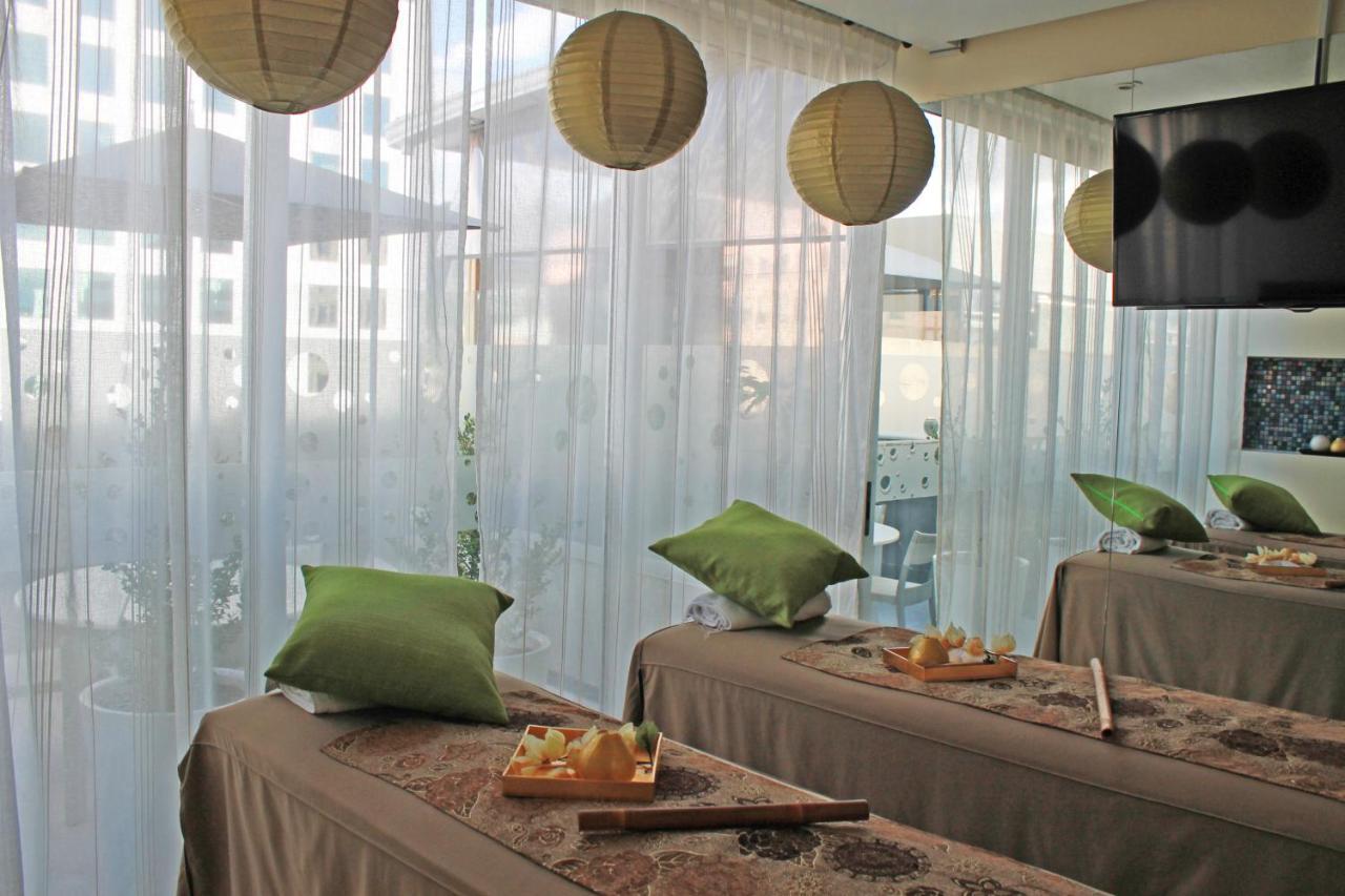 Hotel 100 Luxury Suites By Preferred Bogota Buitenkant foto The interior of the restaurant