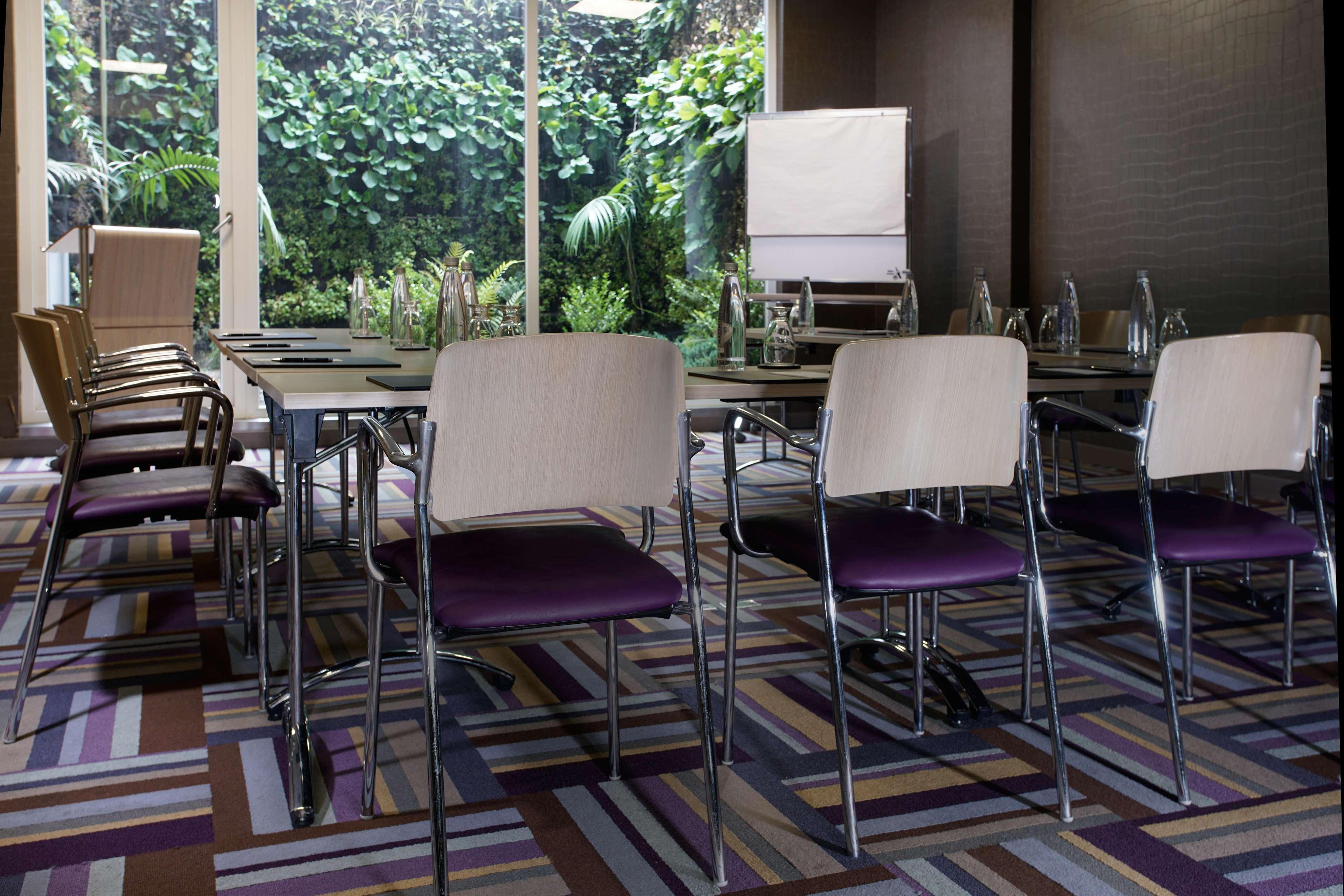 Hotel 100 Luxury Suites By Preferred Bogota Buitenkant foto Meeting room