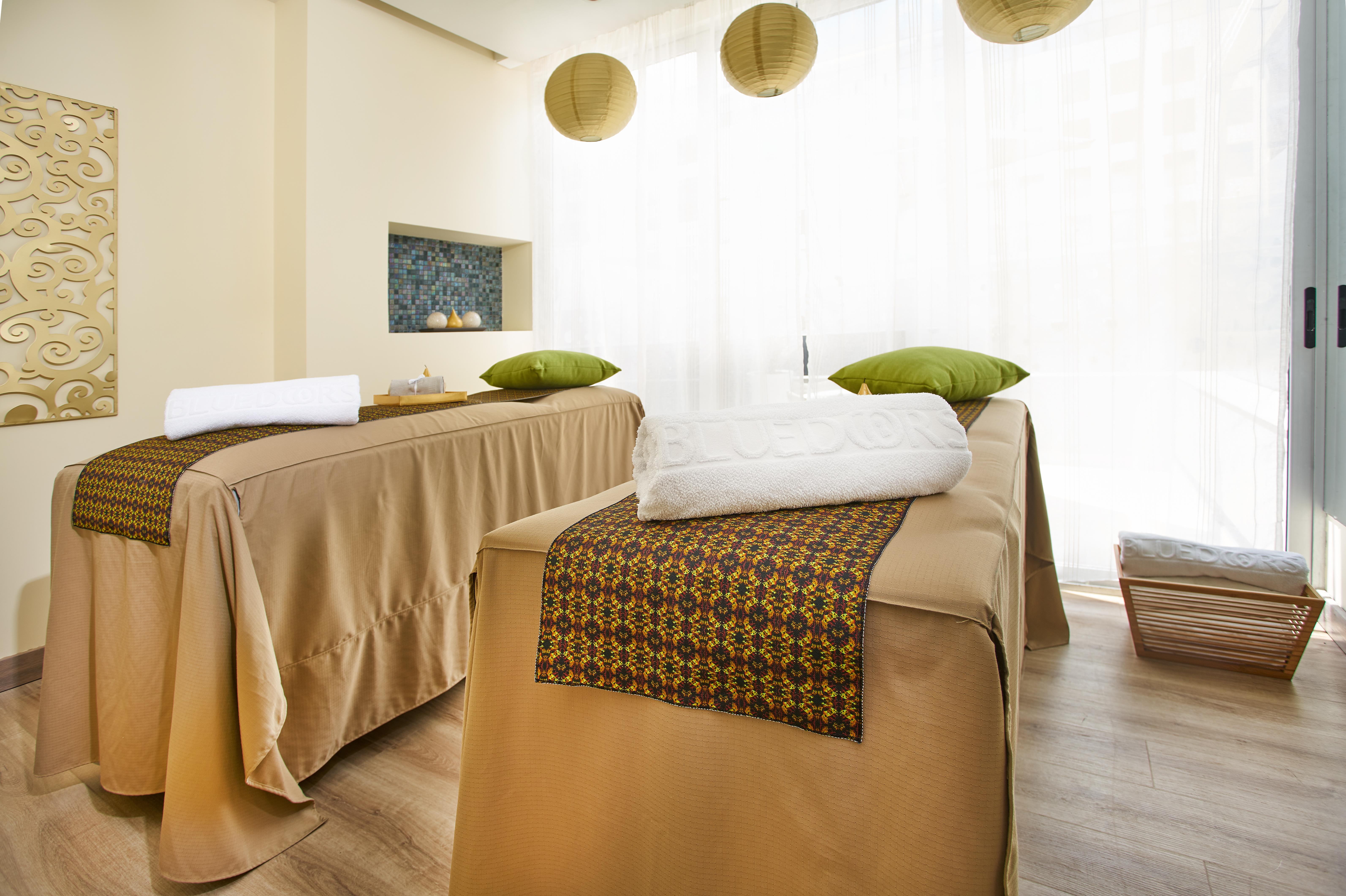 Hotel 100 Luxury Suites By Preferred Bogota Buitenkant foto Thai massage beds